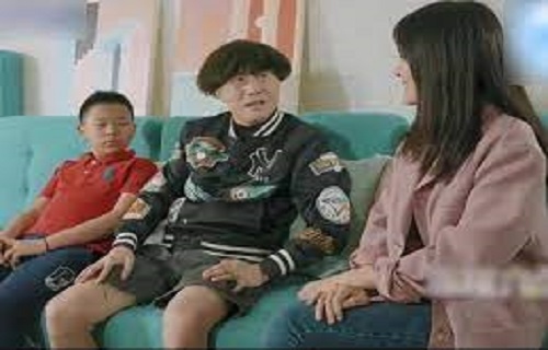 Đến thăm nhà cô giáo, ông bố khiến cô giáo phải khiếp sợ